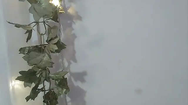 angelainparis28 online show from 12, 10, 2025