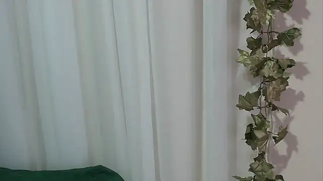 angelainparis28 online show from 4, 10, 2025