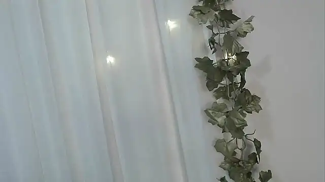 angelainparis28 online show from 11, 11, 2025