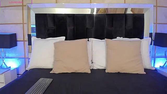 GretaVelvet online show from 10, 9, 2025