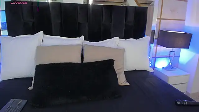 GretaVelvet online show from 7, 10, 2025