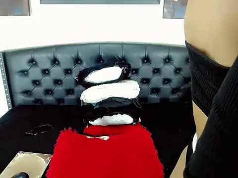 Snapshot of Sasha_- chatting on 22, 10, 2025 Sasha - online show from 22, 10, 2025