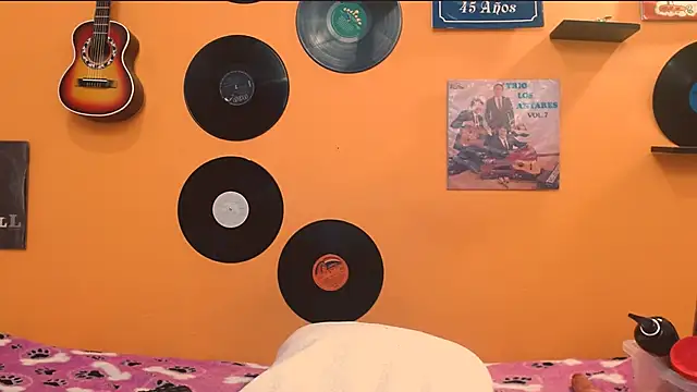 meisevil77 online show from 5, 12, 2025