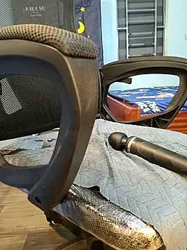 Bee sweet online show from 14, 12, 2025