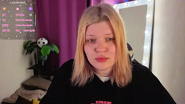 Snapshot of Michele_Greenn chatting on 22, 6, 2026 Michele Greenn online show from 22, 6, 2026