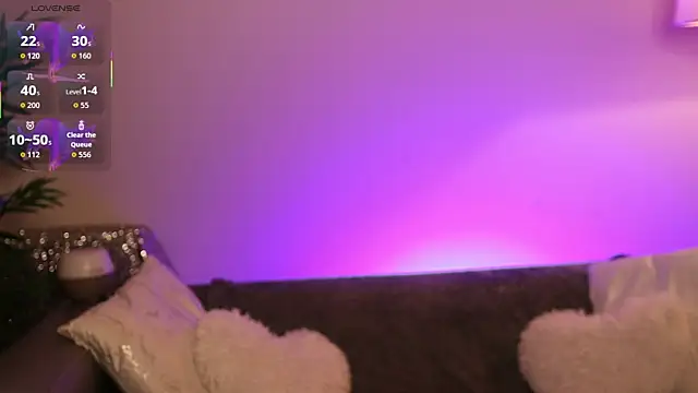 NovaHollisx online show from 6, 10, 2025