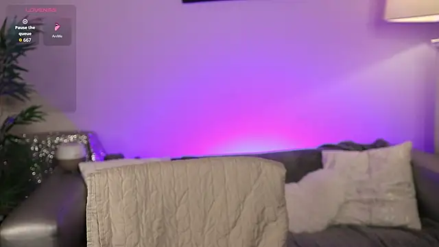 NovaHollisx online show from 29, 10, 2025