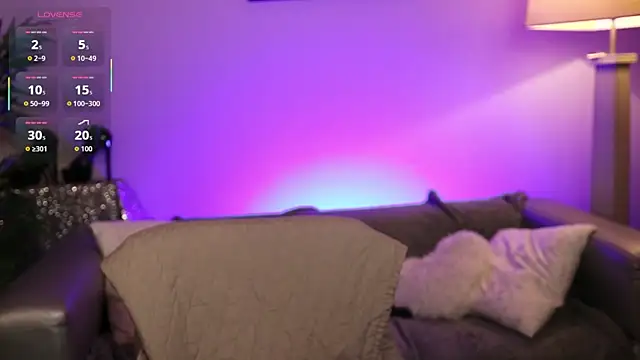 NovaHollisx online show from 24, 11, 2025