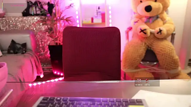 NovaHollisx online show from 3, 4, 2026