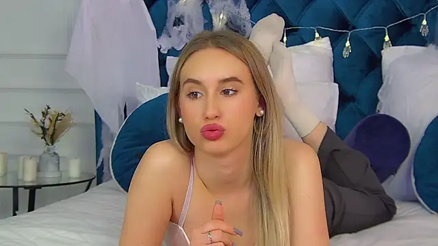 VictoriaHopsons online show from 21, 10, 2025