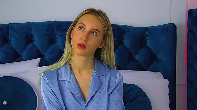 VictoriaHopsons online show from 22, 9, 2025