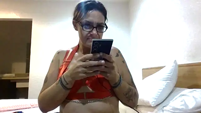 SparklesB1tch online show from 8, 11, 2025