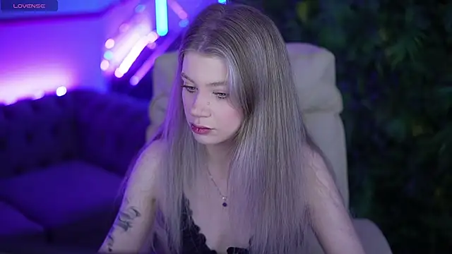 Snapshot of SandyLayy chatting on 18, 5, 2026 SandyLayy online show from 18, 5, 2026