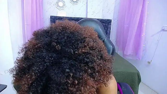 Snapshot of mia__thomson_ chatting on 5, 10, 2025 mia thomson online show from 5, 10, 2025