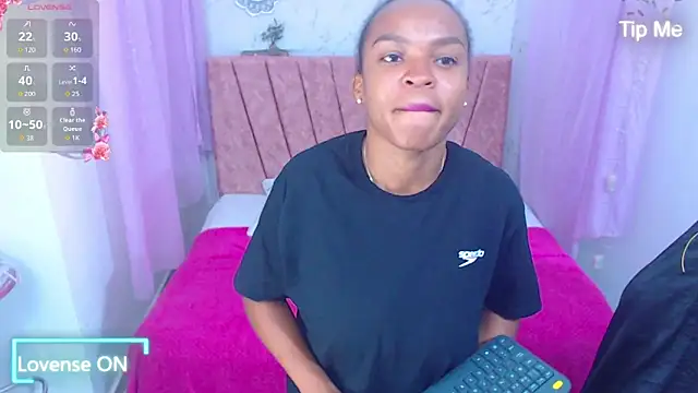 mia  thomson  online show from 8, 4, 2026