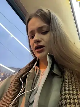 Snapshot of KittyQueeny chatting on 29, 10, 2025 KittyQueeny online show from 29, 10, 2025