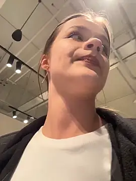 Snapshot of KittyQueeny chatting on 25, 9, 2025 KittyQueeny online show from 25, 9, 2025