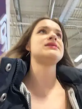 KittyQueeny online show from 3, 12, 2025