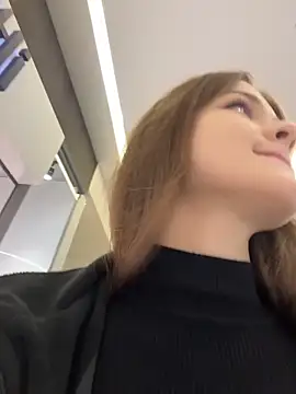 Snapshot of KittyQueeny chatting on 4, 10, 2025 KittyQueeny online show from 4, 10, 2025