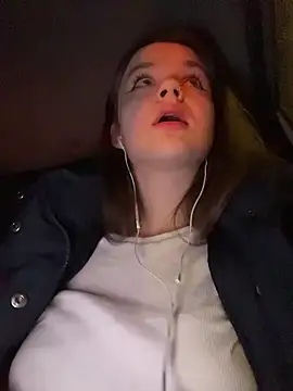 Snapshot of KittyQueeny chatting on 30, 11, 2025 KittyQueeny online show from 30, 11, 2025