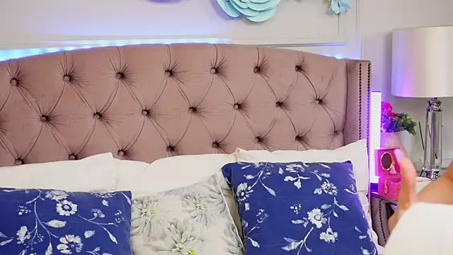 JenniferLovve online show from 3, 4, 2026