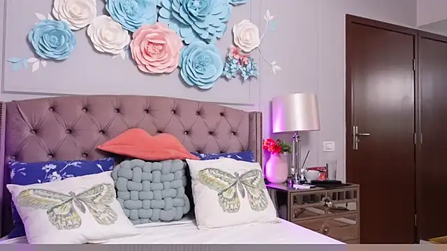 JenniferLovve online show from 30, 6, 2026