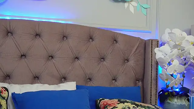 JenniferLovve online show from 18, 10, 2025