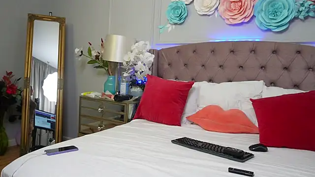 JenniferLovve online show from 19, 11, 2025