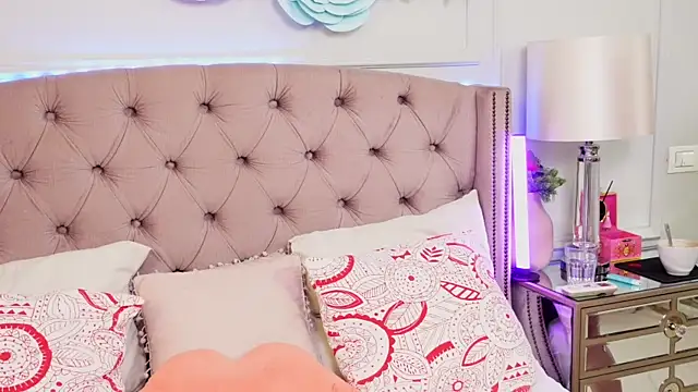 JenniferLovve online show from 12, 4, 2026