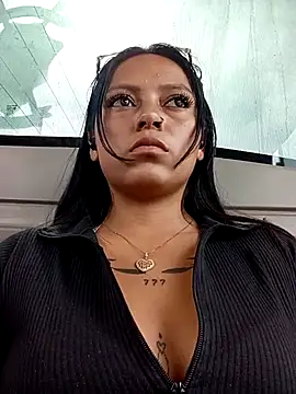 Snapshot of LunaHot_777 chatting on 4, 2, 2026 LunaHot 777 online show from 4, 2, 2026