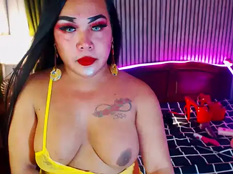 CumFactoryLuna online show from 26, 4, 2026