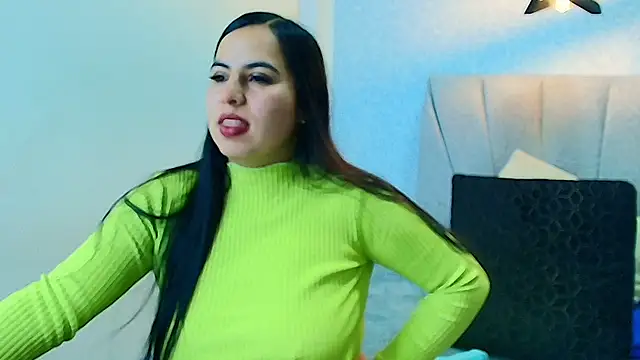 Aly Smith  online show from 29, 9, 2025