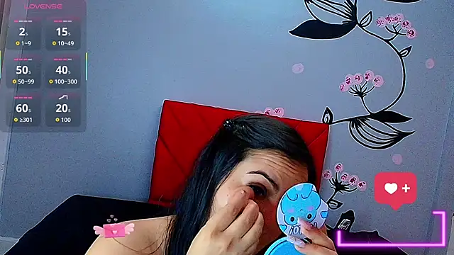 Aly Smith  online show from 29, 11, 2025