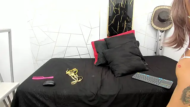 HannaHot 69 online show from 8, 10, 2025