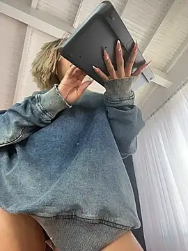 MystiqueXXX online show from 17, 11, 2025