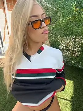 MystiqueXXX online show from 12, 4, 2026