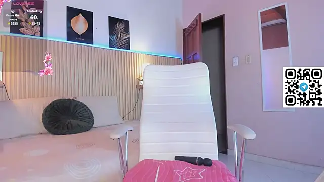 Sirenita petitexoxo online show from 9, 10, 2025