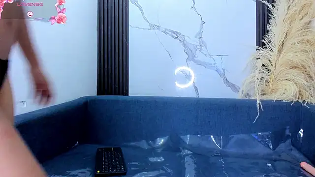 CristineCaru online show from 4, 2, 2026