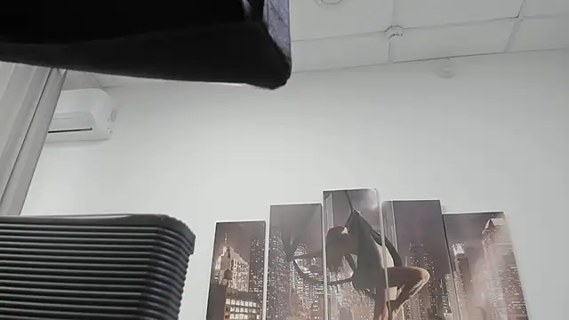 Sunny Sammy online show from 30, 11, 2025