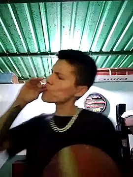 Snapshot of elinnki chatting on 5, 12, 2025 elinnki online show from 5, 12, 2025