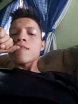 Snapshot of elinnki chatting on 4, 10, 2025 elinnki online show from 4, 10, 2025