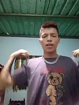 Snapshot of elinnki chatting on 3, 10, 2025 elinnki online show from 3, 10, 2025