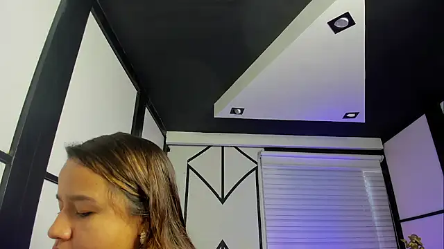 ElaBourn  online show from 17, 9, 2025