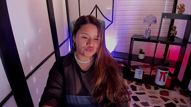 ElaBourn  online show from 21, 9, 2025