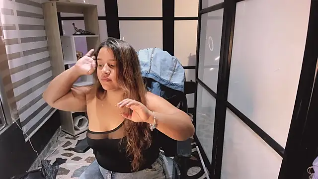 ElaBourn  online show from 11, 9, 2025