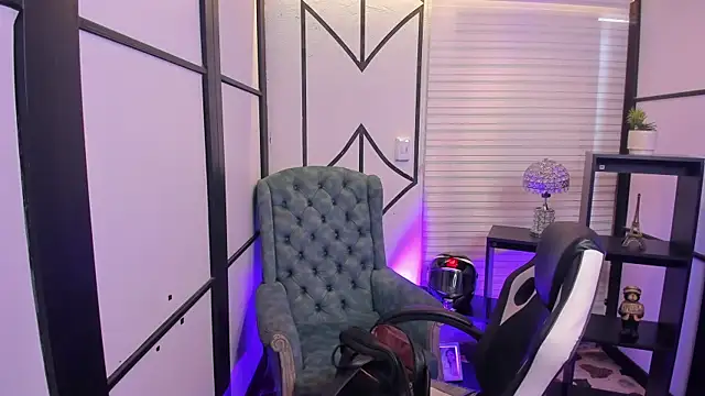 ElaBourn  online show from 2, 12, 2025