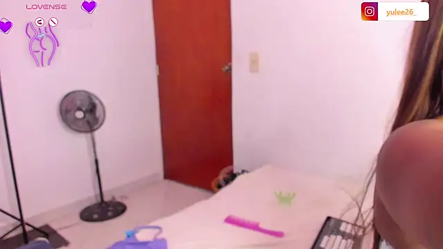 Brandy brown  online show from 15, 11, 2025