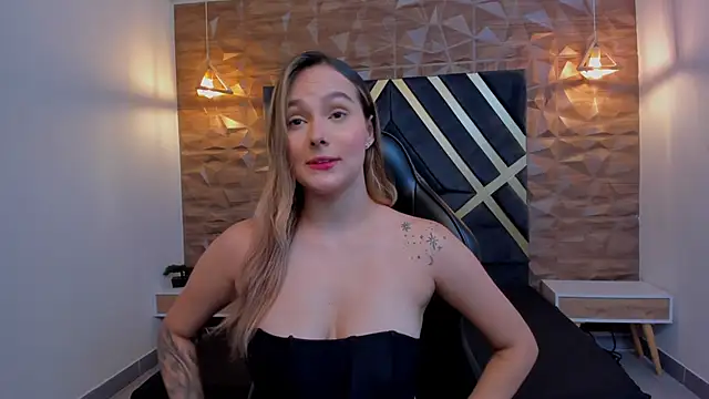 Emmaa white  online show from 8, 11, 2025