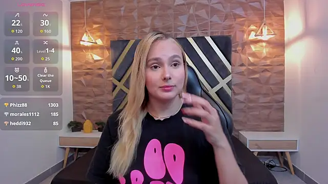 Emmaa white  online show from 19, 12, 2025