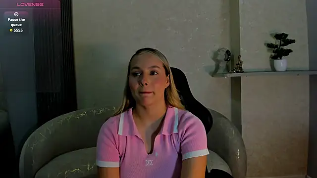 Snapshot of Emmaa_white_ chatting on 12, 6, 2026 Emmaa white online show from 12, 6, 2026
